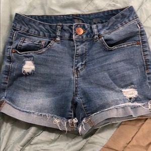 Size 5 junior shorts, midi, So